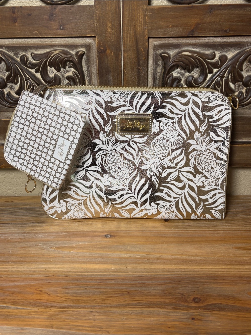 Lilly Pulitzer Padded Tech Sleeve with Small Zip Pouch in Gold Bon Vivants NWOT